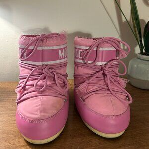 Moon Boot Classic Low 2 Bootie in Pink